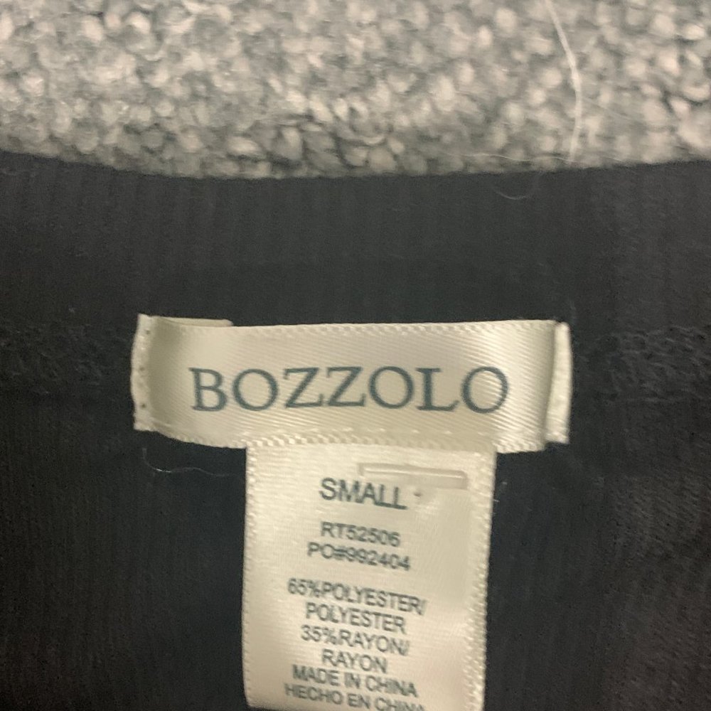 Cute basic black tee - Picture 2 of 2